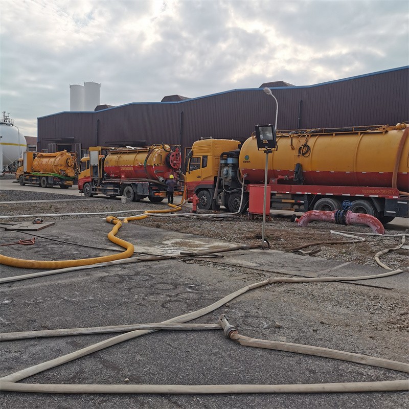 华亭污水池清理